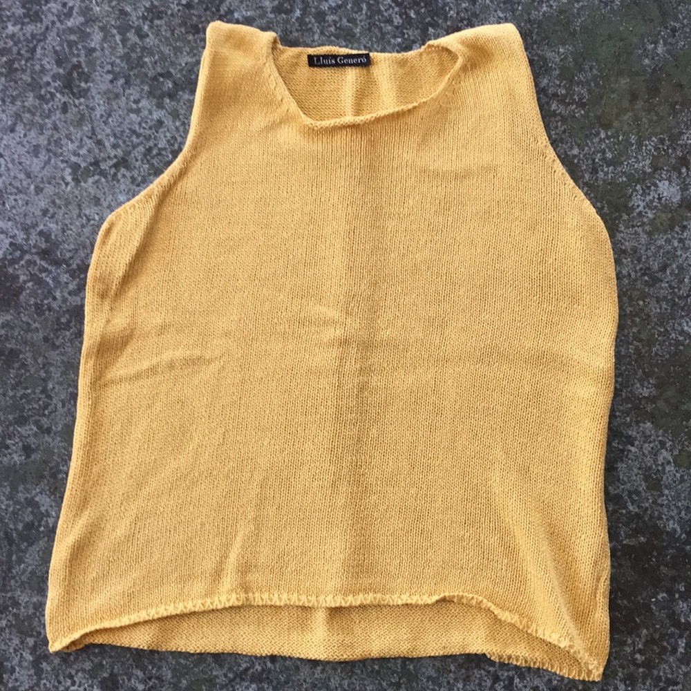 Beautiful yellow tank Lluis Género